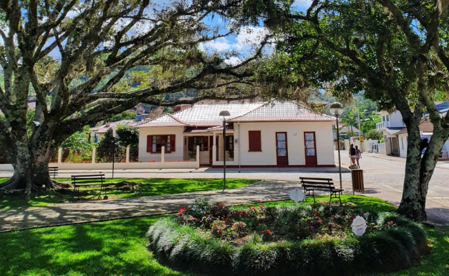 Localização do glamping Guardião da Montanha em Anitápolis a 100km de Florianópolis SC